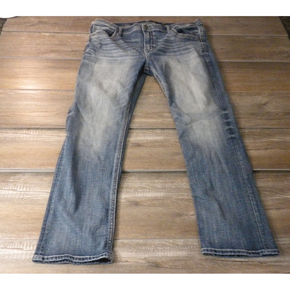 BKE Tyler Jeans Mens 42x32 Naegle Blue Denim Relaxed Straight Stretch Coolmax